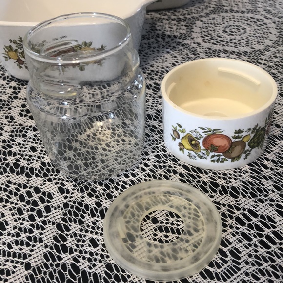 Lot of 3 "Spice of Life" Casserole Dishes and Pyrex Glass Container - Picture 8 of 10